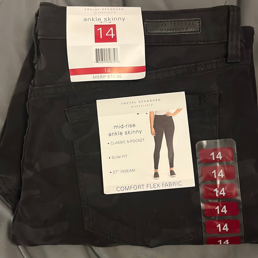 Mid-Rise Ankle Skinny Jeans